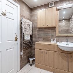 Spin Drift Bathroom