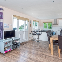 Tan Dinas Lodge