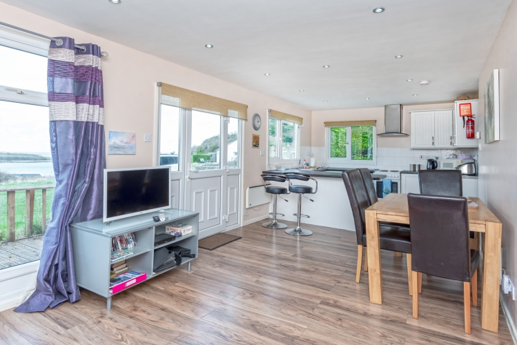 Tan Dinas Lodge