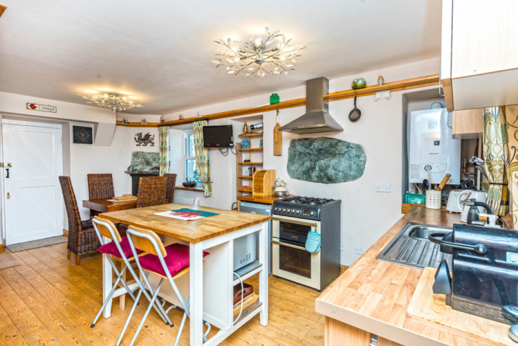Penrhyn Cottage Kitchen