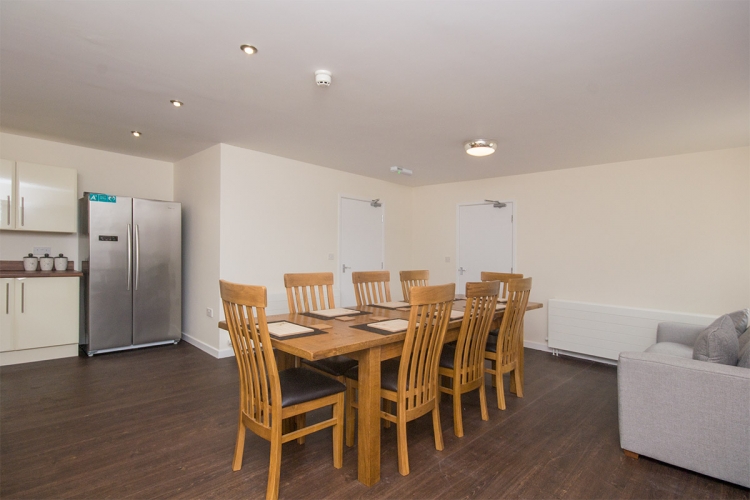 Hendy Tyddyn Mon Kitchen