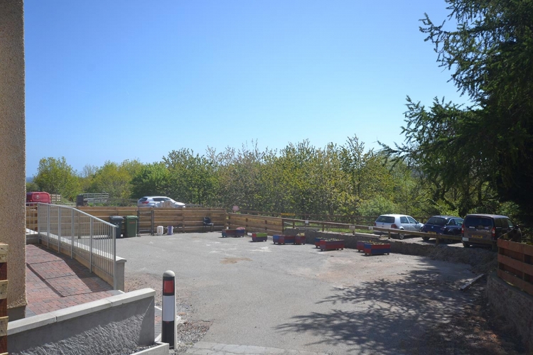 Hendy Tyddyn Mon Parking