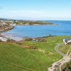 Tan Dinas Lodge