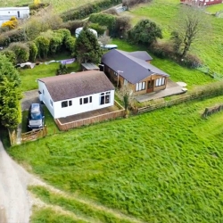Tan Dinas Lodge