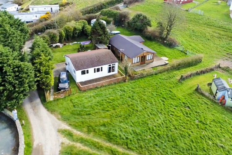 Tan Dinas Lodge