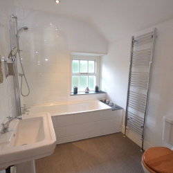 Guillemot Bathroom