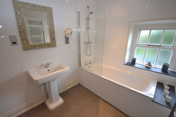 Guillemot Bathroom