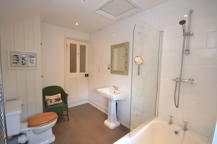 Guillemot Bathroom