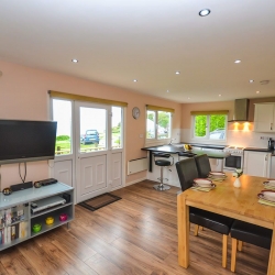 Tan Dinas Lodge