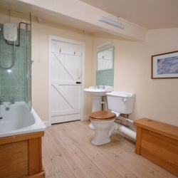Fort Belan Bathroom