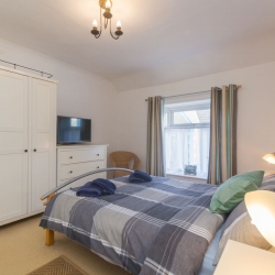 Ger Y Bae Bedroom