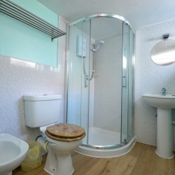 Ger Y Bae Bathroom