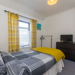 Ger Y Bae Bedroom