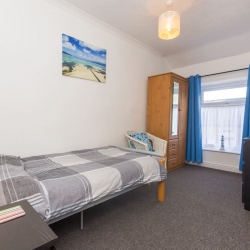 Ger Y Bae Bedroom