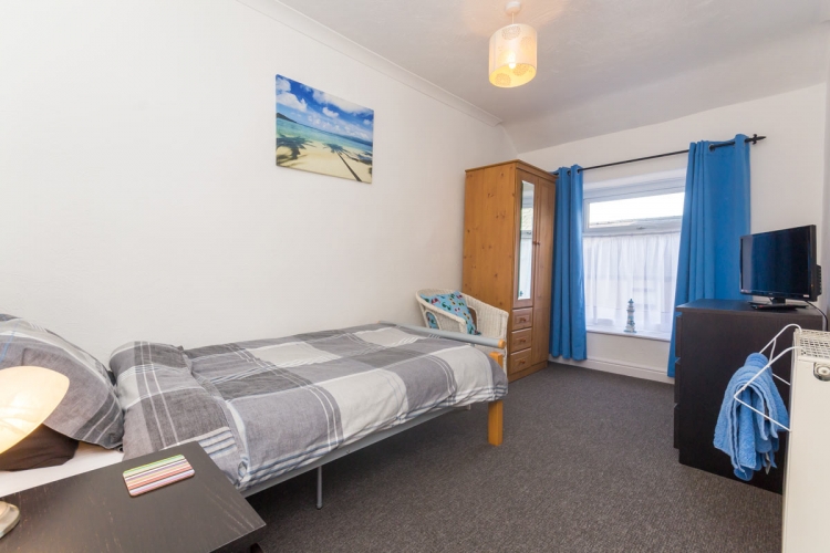 Ger Y Bae Bedroom