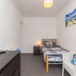 Ger Y Bae Bedroom