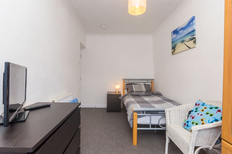 Ger Y Bae Bedroom