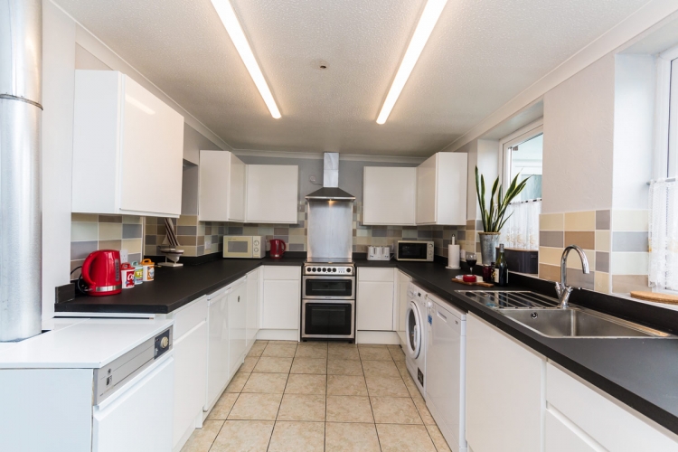 Ger Y Bae Kitchen
