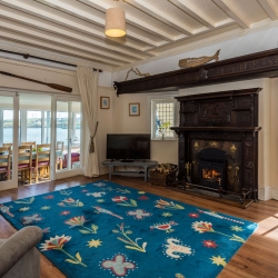 The Moorings Lounge
